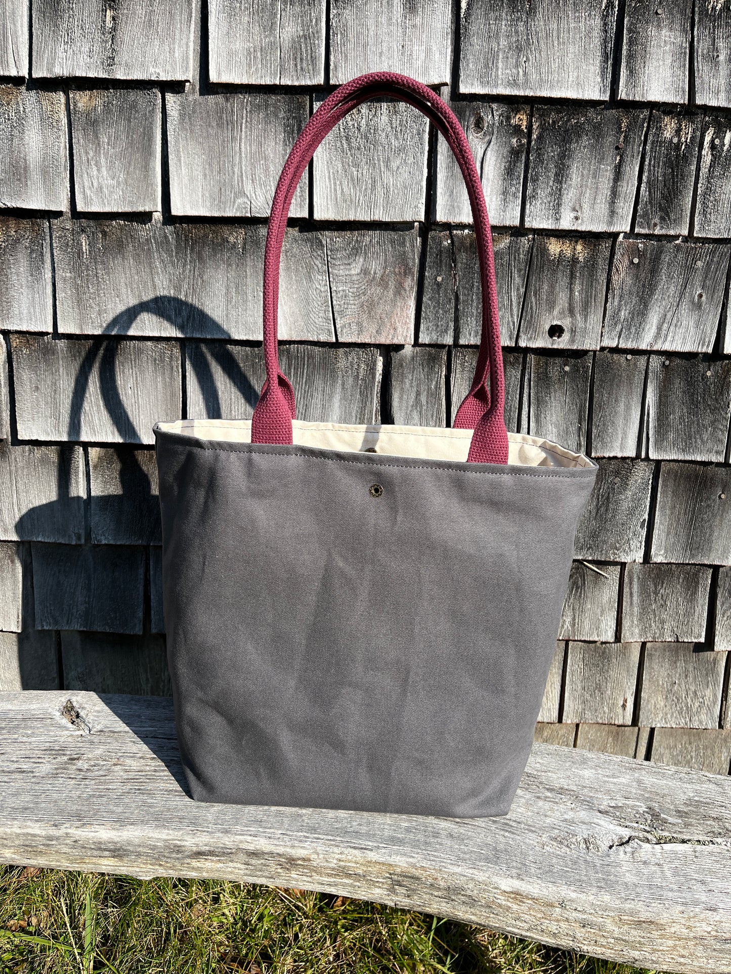 Bent Snap Tote - dark rose textile  / grey canvas