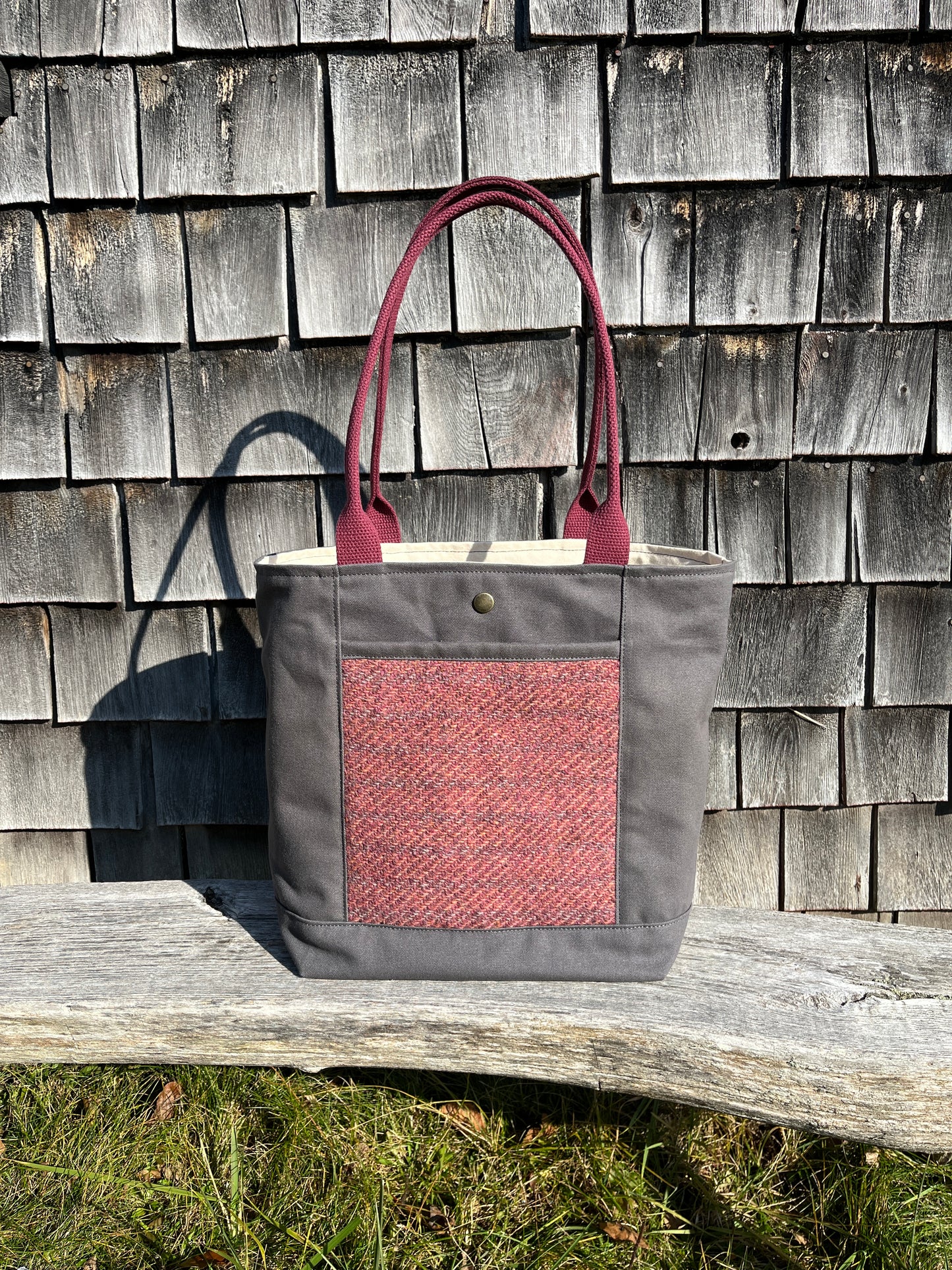 Bent Snap Tote - dark rose textile  / grey canvas